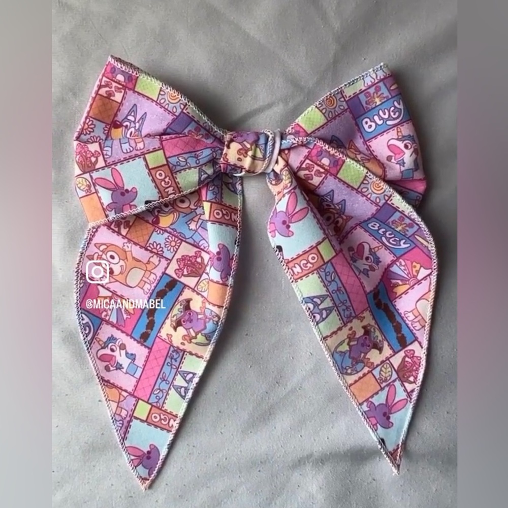 The Heelers patchwork bow